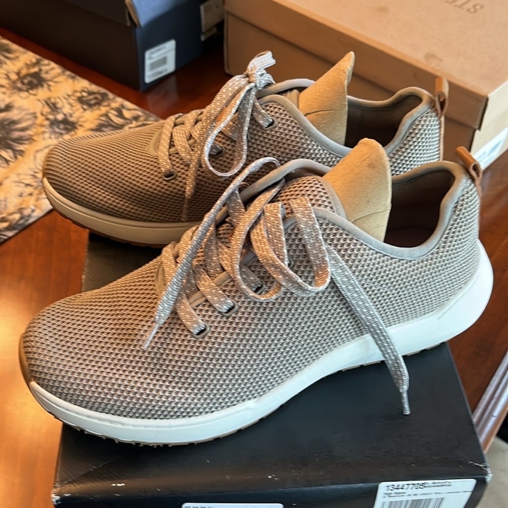 Dr Scholls. high hope soft gray sneakers 9m. - Picture 15 of 16
